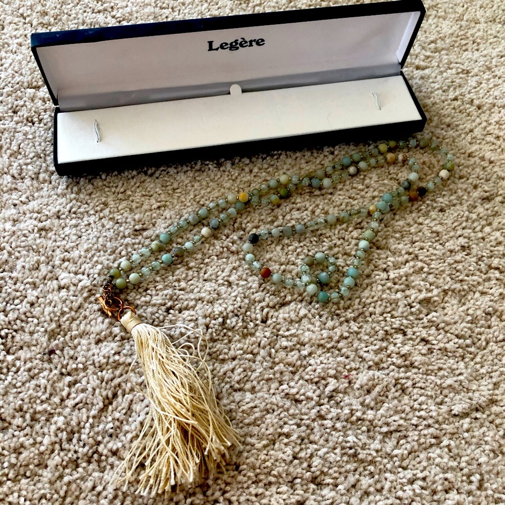 🔥🔥green beaded cream tassel necklace
